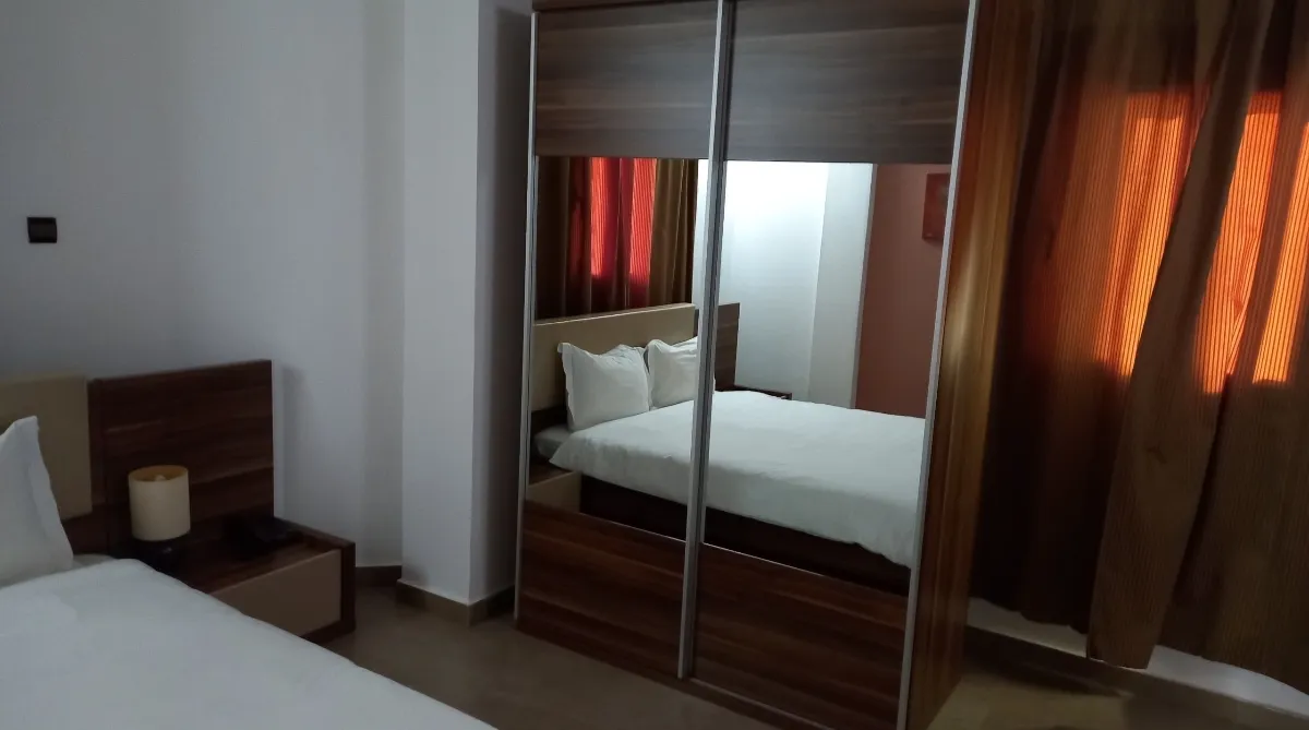 الأجنحة 1 - 8