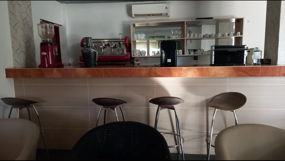 الكافيتيريا 4