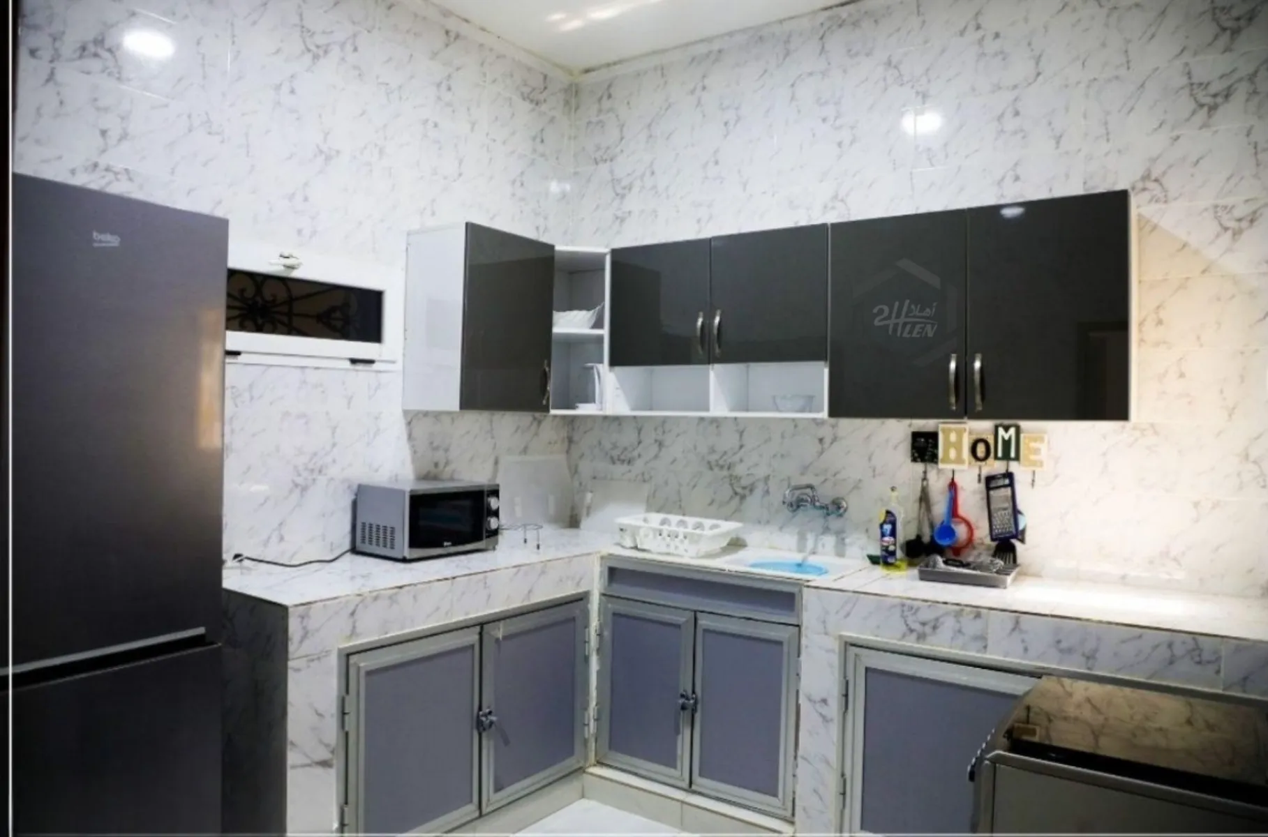 الاستوديو الصغير 9