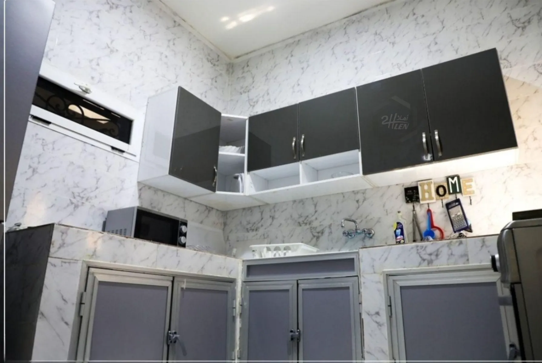 الاستوديو الصغير 8